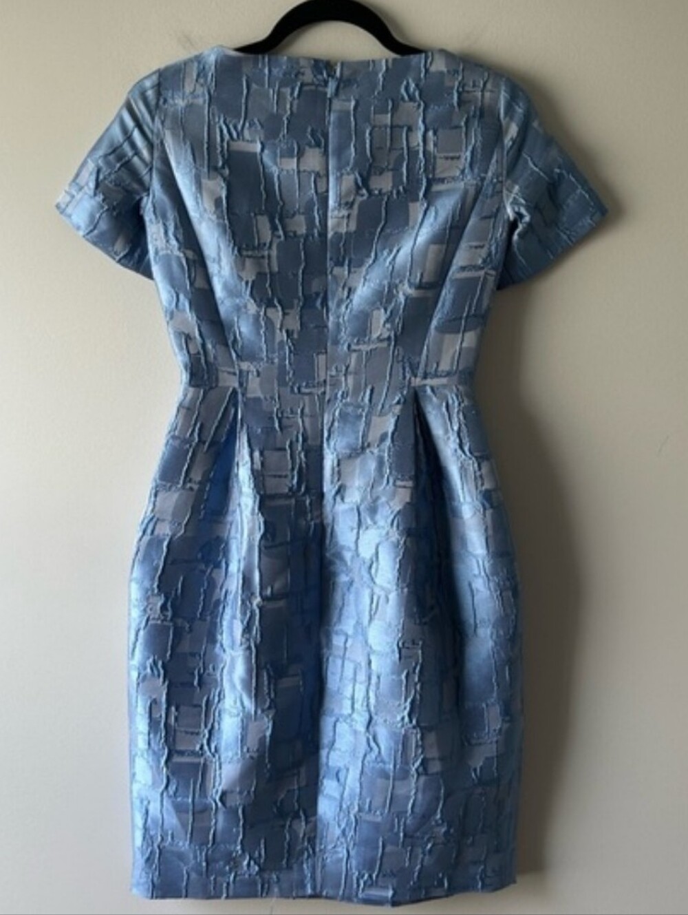 Carolina Herrera Powder Blue Textured Short-Sleeve Sheath Dress - Picture 3 of 9